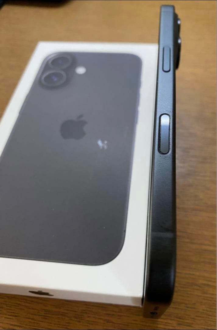 Apple iPhone16 ブラック 128GB(説明書、simピンなし)