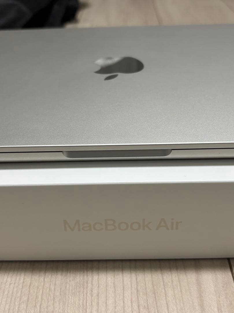M2 Macbook Air 13インチ 16GB 512GB スターライト