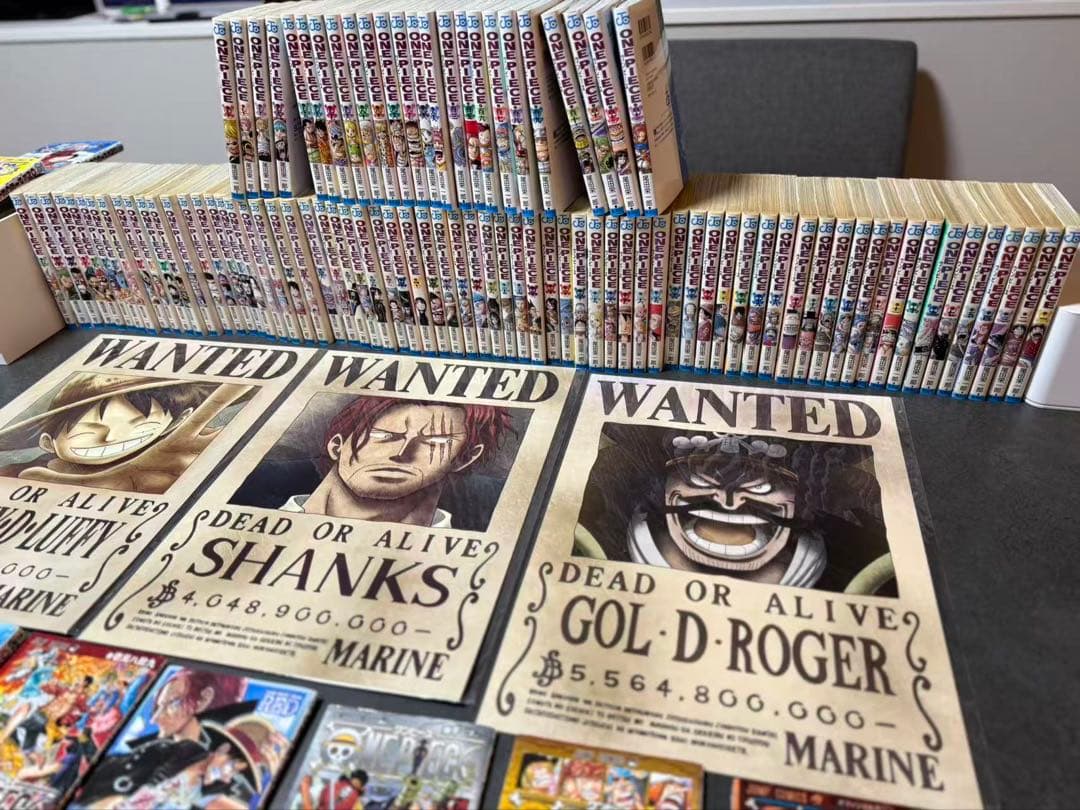 ワンピース全巻セット（1〜113巻）＋映画特典など9巻