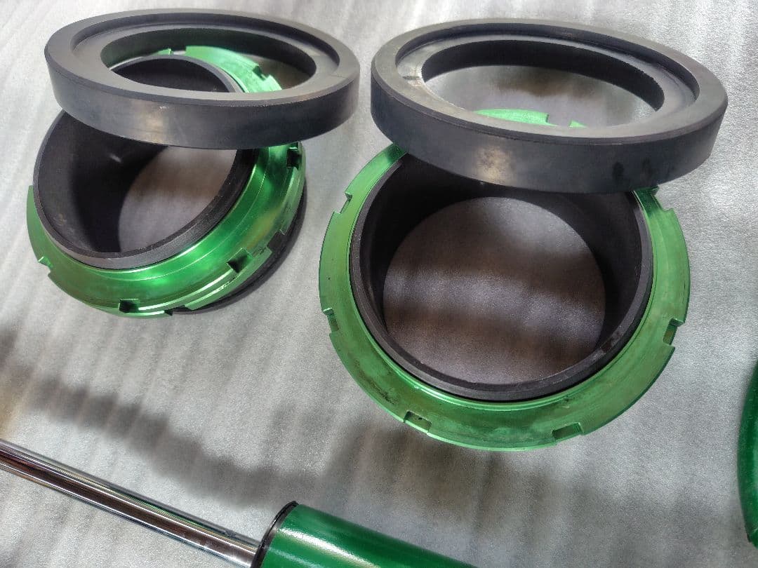 トヨタ　アイシス　車高調