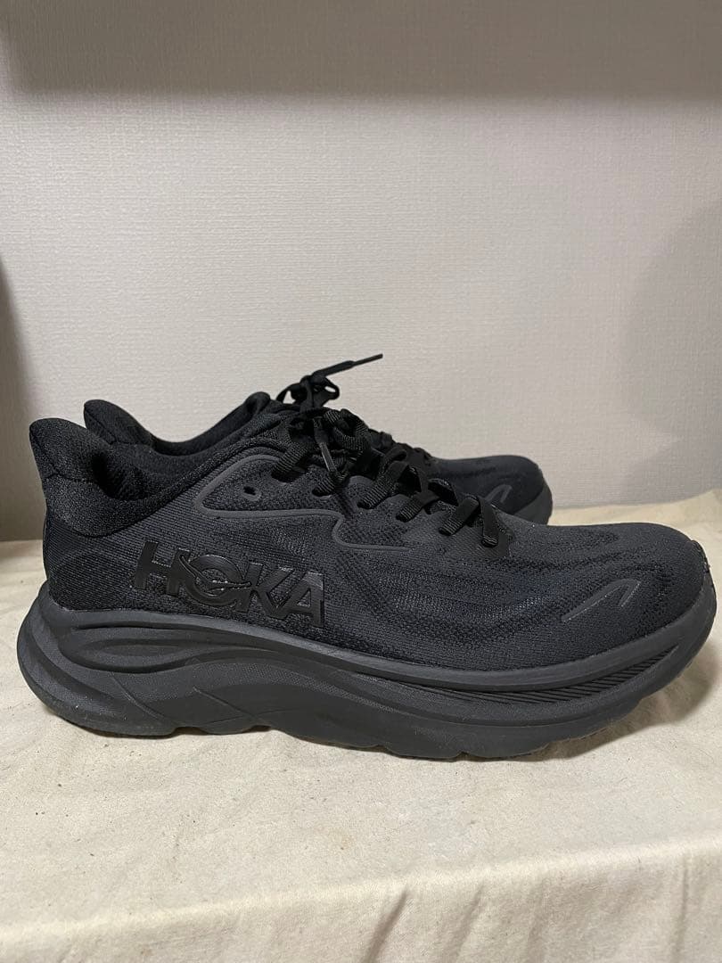 HOKA ブラック スニーカー　クリフトン10オネオネ2⒎5センチ