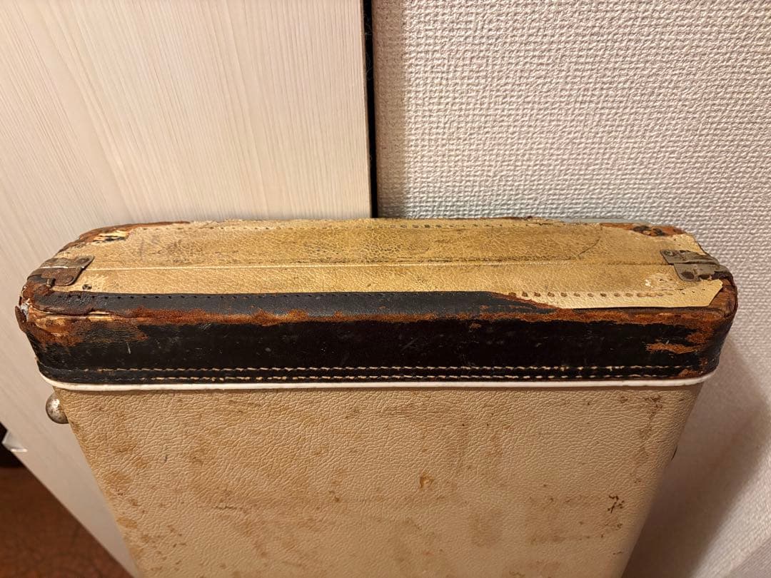 60年代フェンダージャズベ、プレベ用ホワイトトーレックスケース　Fender