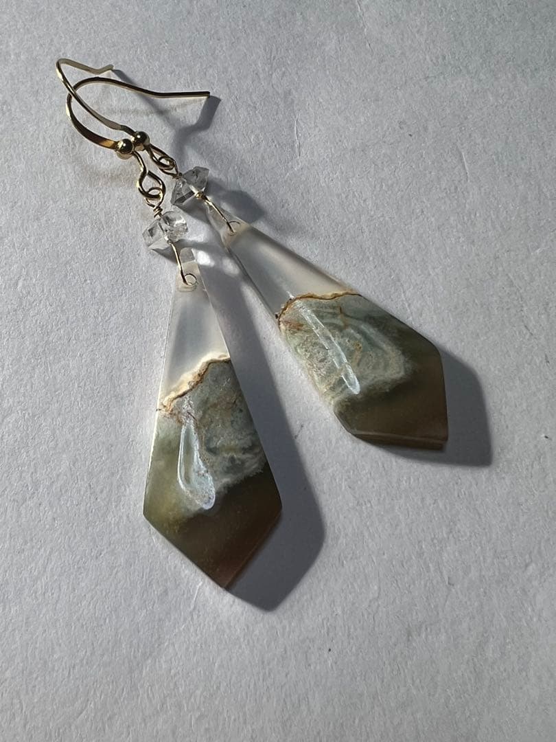 のほほん❤️オパライズドウッド　ハーキマー14kgfピアス