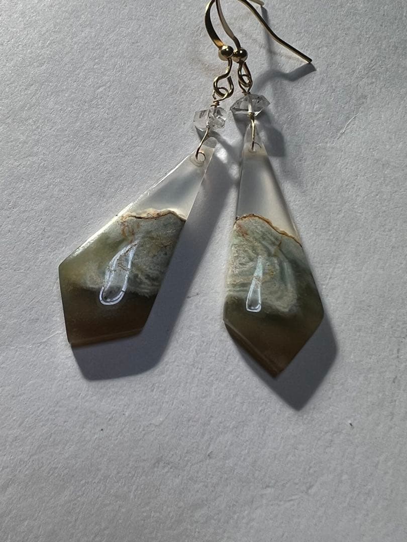 のほほん❤️オパライズドウッド　ハーキマー14kgfピアス