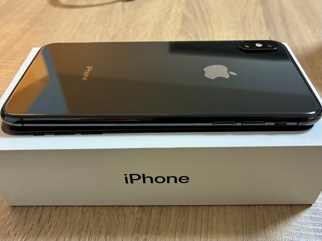 美品　iPhone Xs Max Space Gray 64 GB