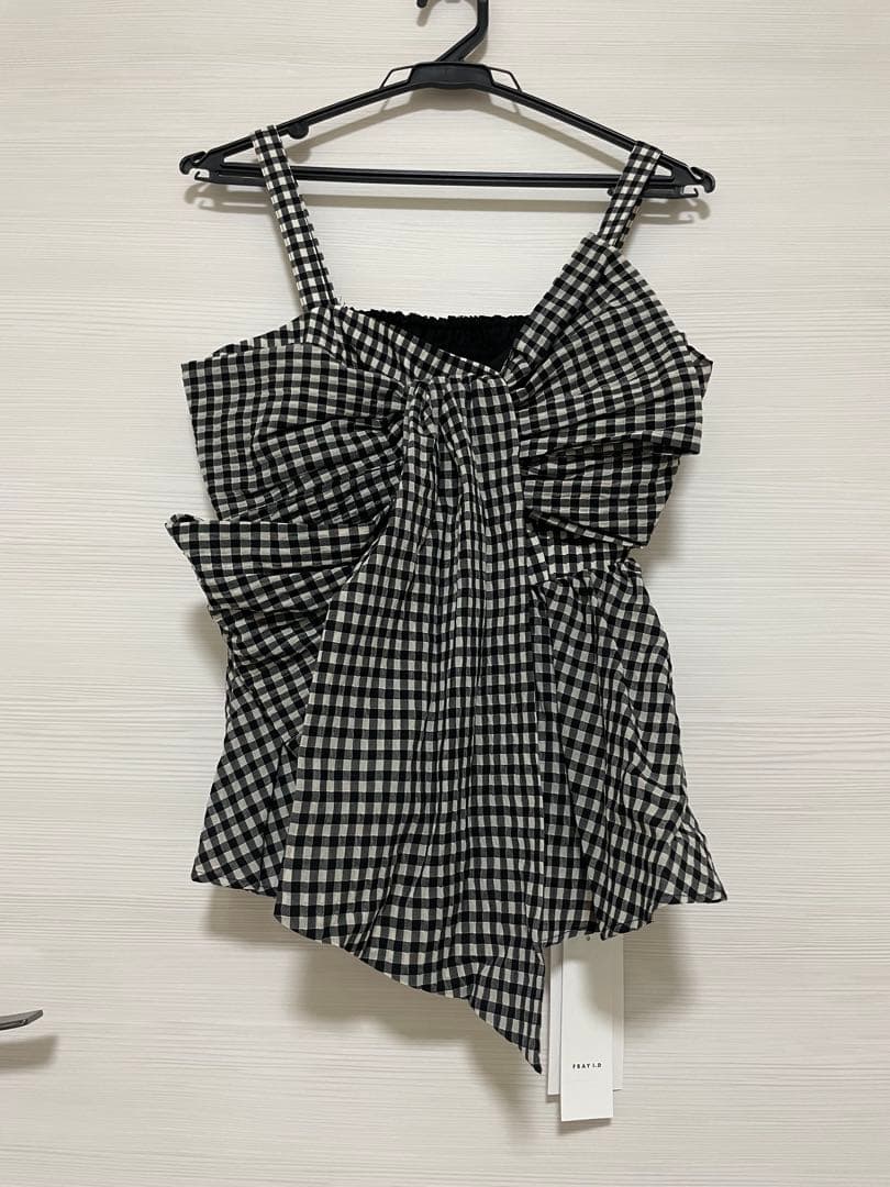 タグ付きFRAY I.D ペプラムリボントップス