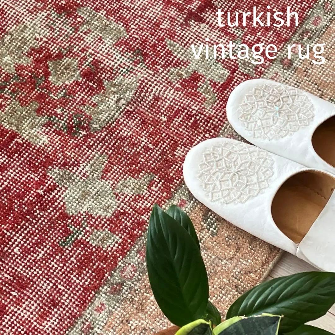 レア✳︎シャビーレッド　囲みコーラルオレンジ　フラワー　トルコヴィンテージラグ