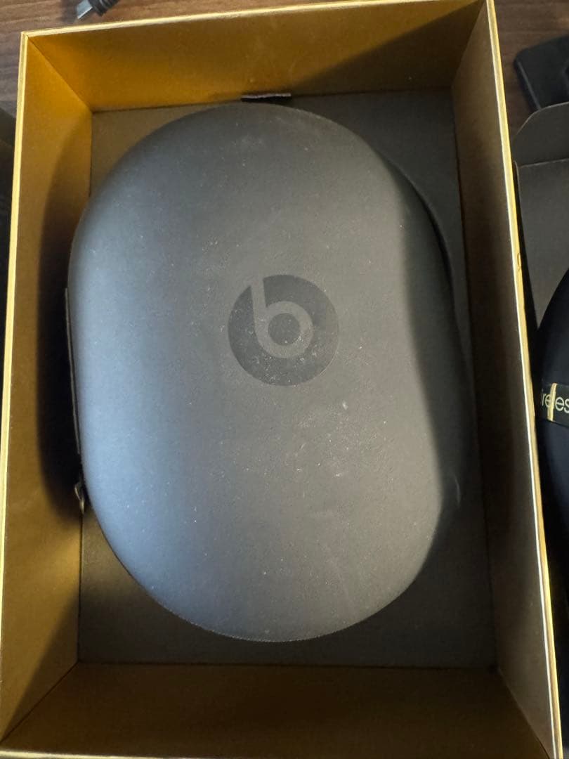 Beats Studioe wirelessヘッドホン