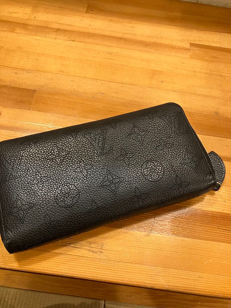 【ここなっつ】ルイヴィトン マヒナ ジッピーウォレット