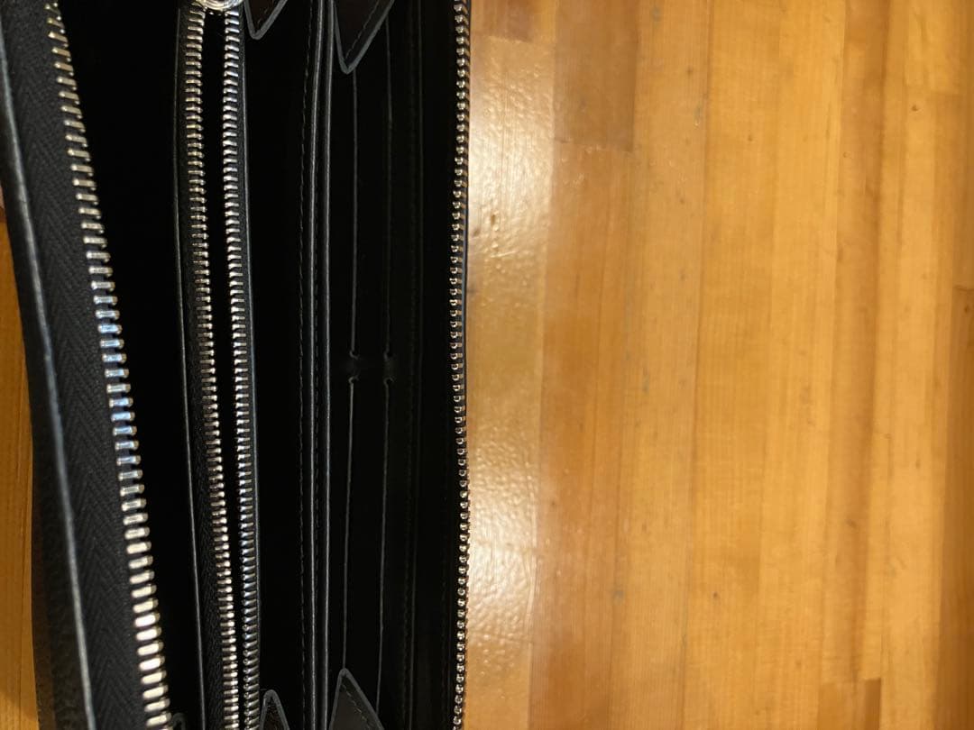 【ここなっつ】ルイヴィトン マヒナ ジッピーウォレット