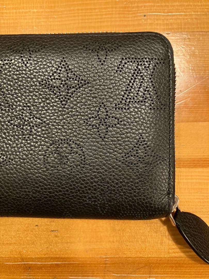 【ここなっつ】ルイヴィトン マヒナ ジッピーウォレット