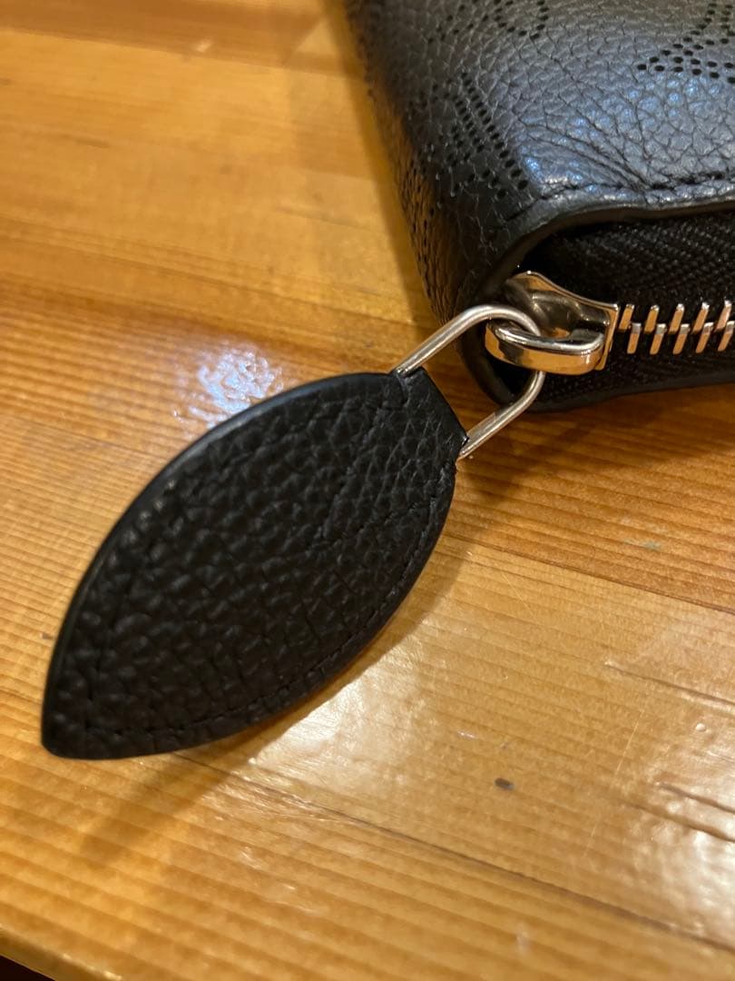 【ここなっつ】ルイヴィトン マヒナ ジッピーウォレット