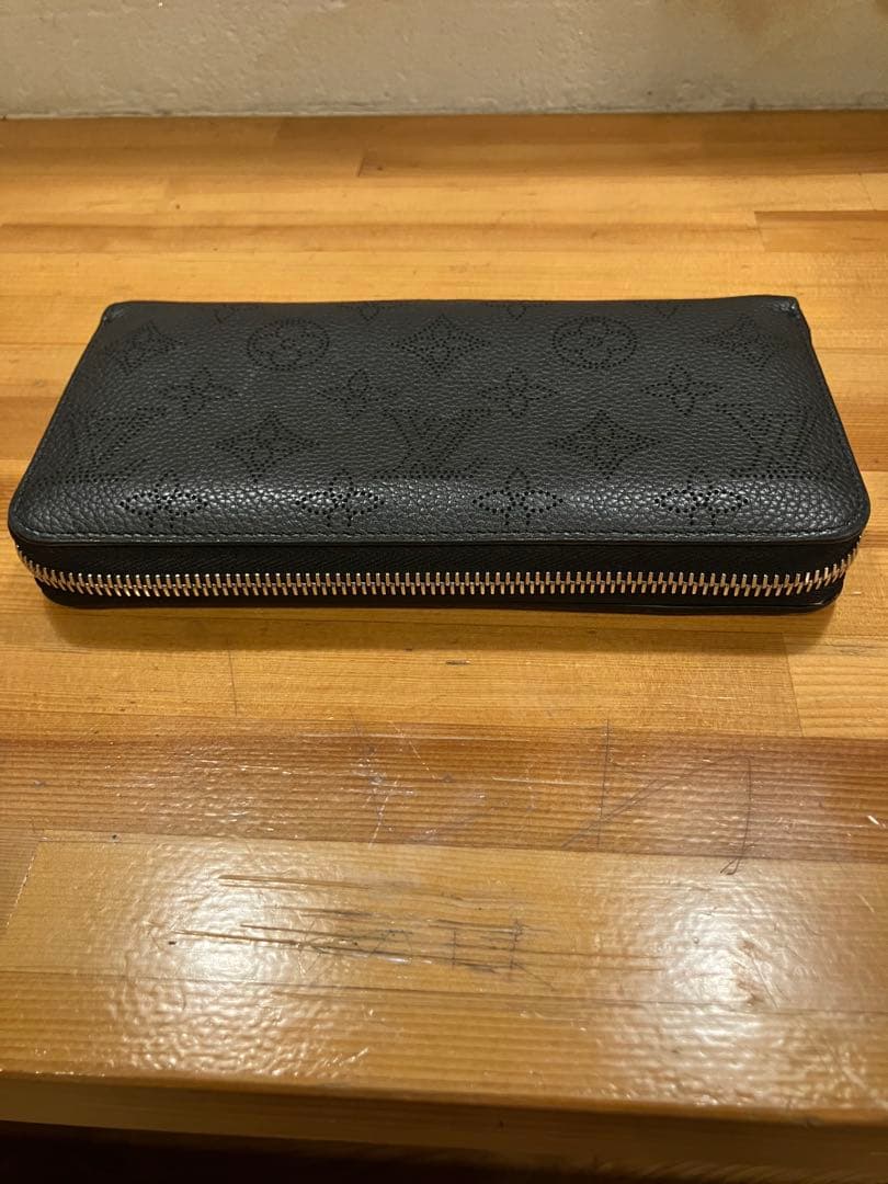 【ここなっつ】ルイヴィトン マヒナ ジッピーウォレット