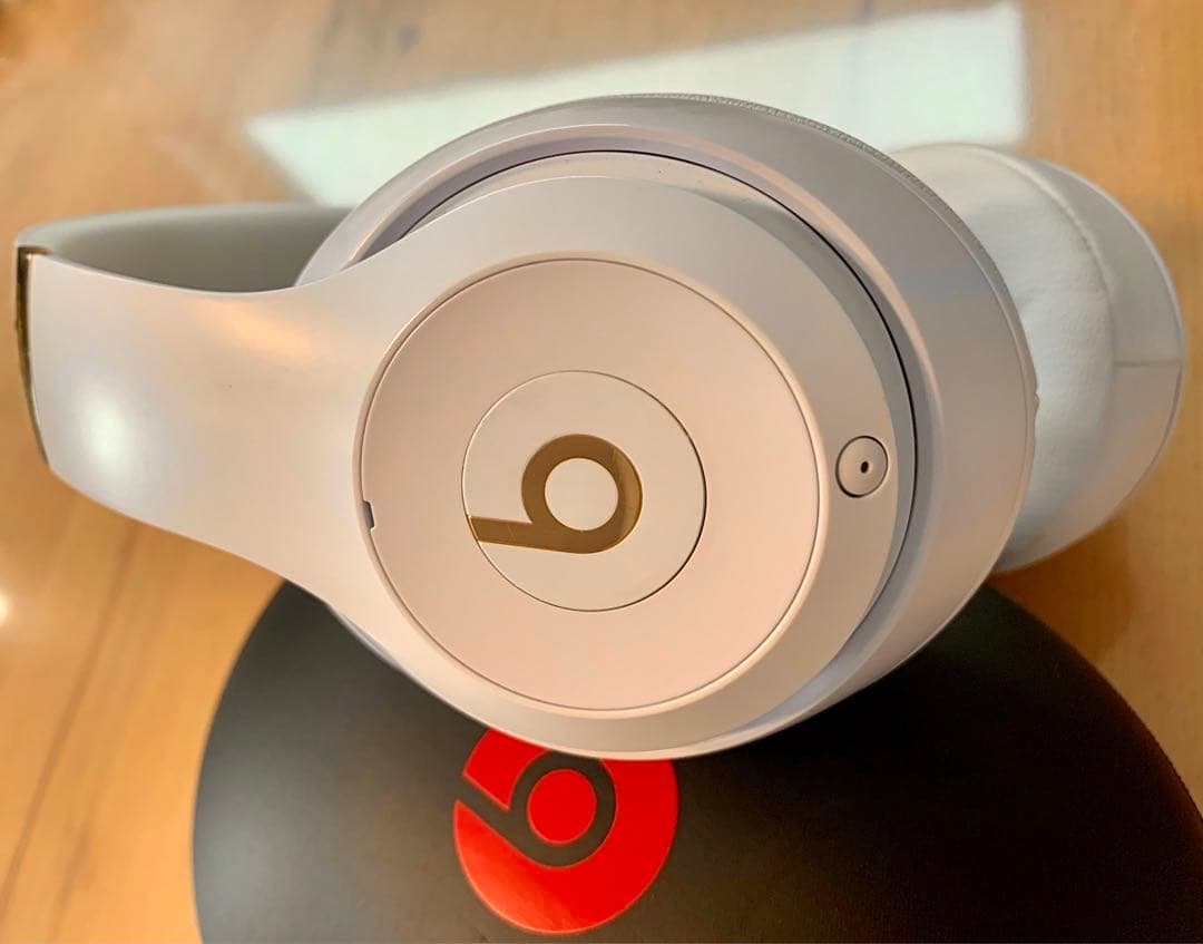 【専用】beats studio 3ワイヤレス ヘッドホン ホワイト ゴールド