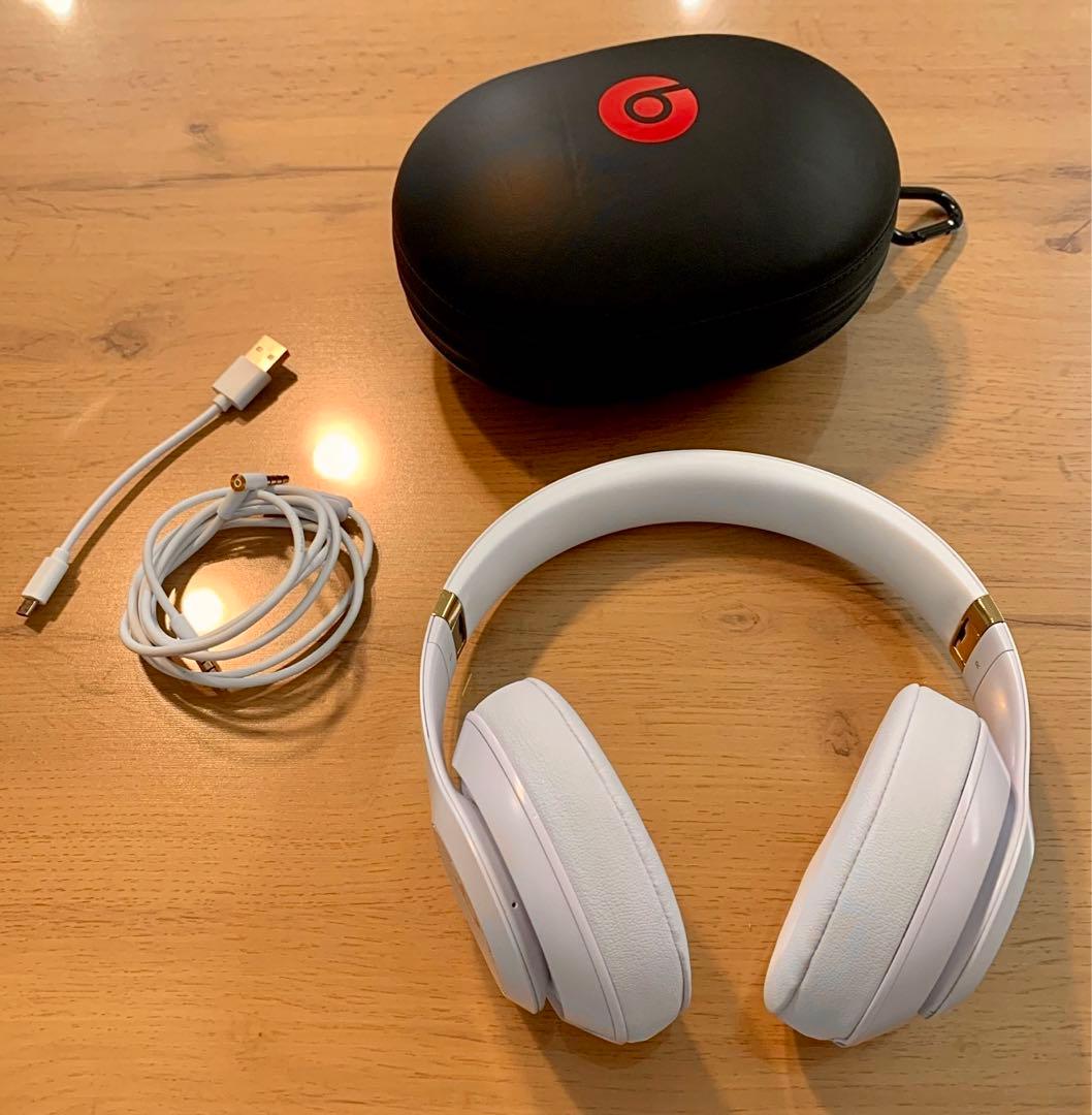 【専用】beats studio 3ワイヤレス ヘッドホン ホワイト ゴールド