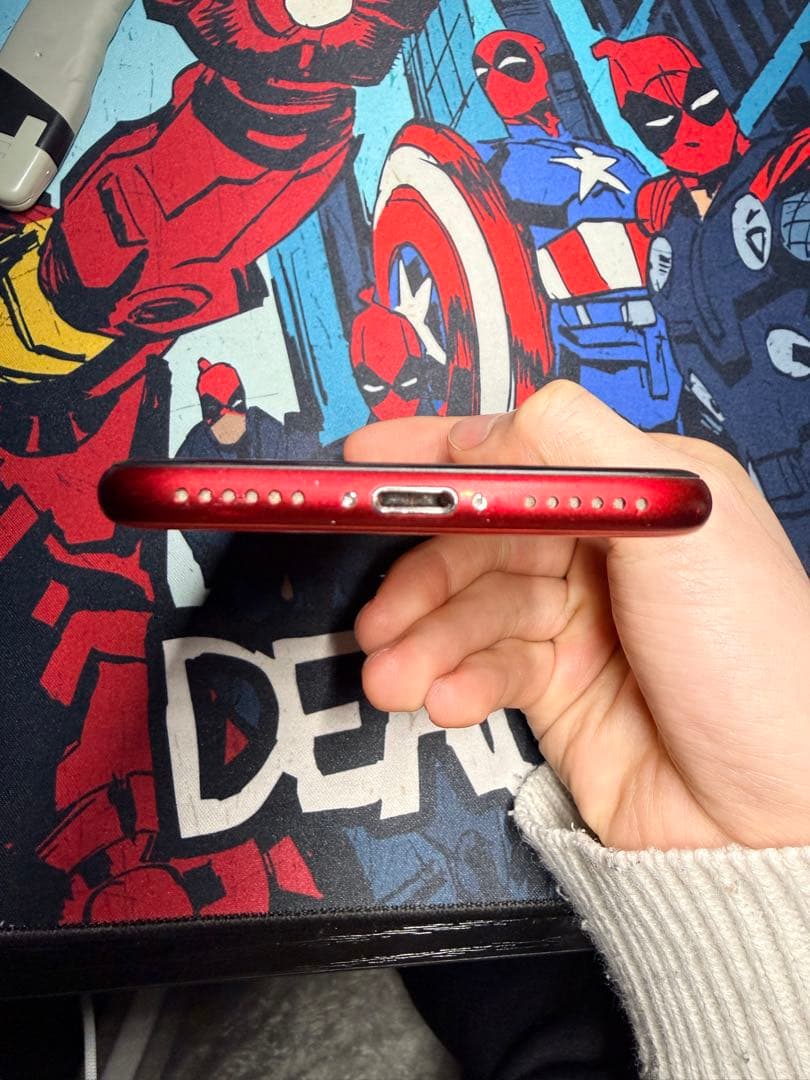 iPhone se2 64GB レッドsimロック有る(ドコモ)