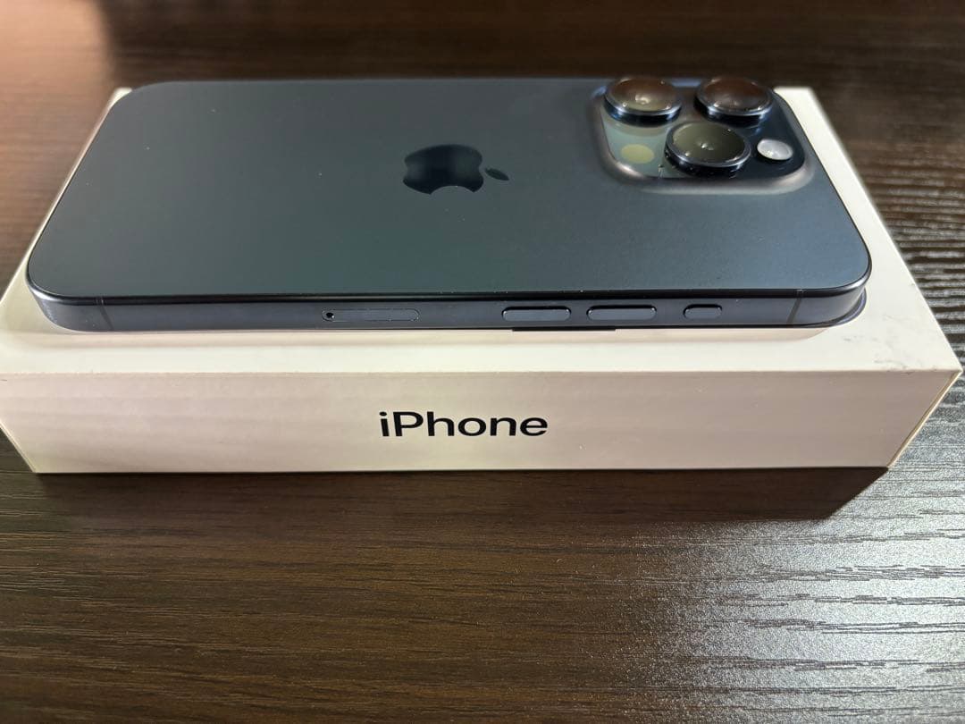 【極上美品/本体傷なし】iPhone15Pro256GB★Moft X＆ケース付