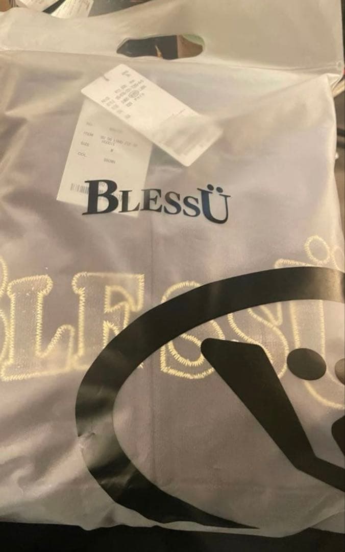 bless uジップパーカー