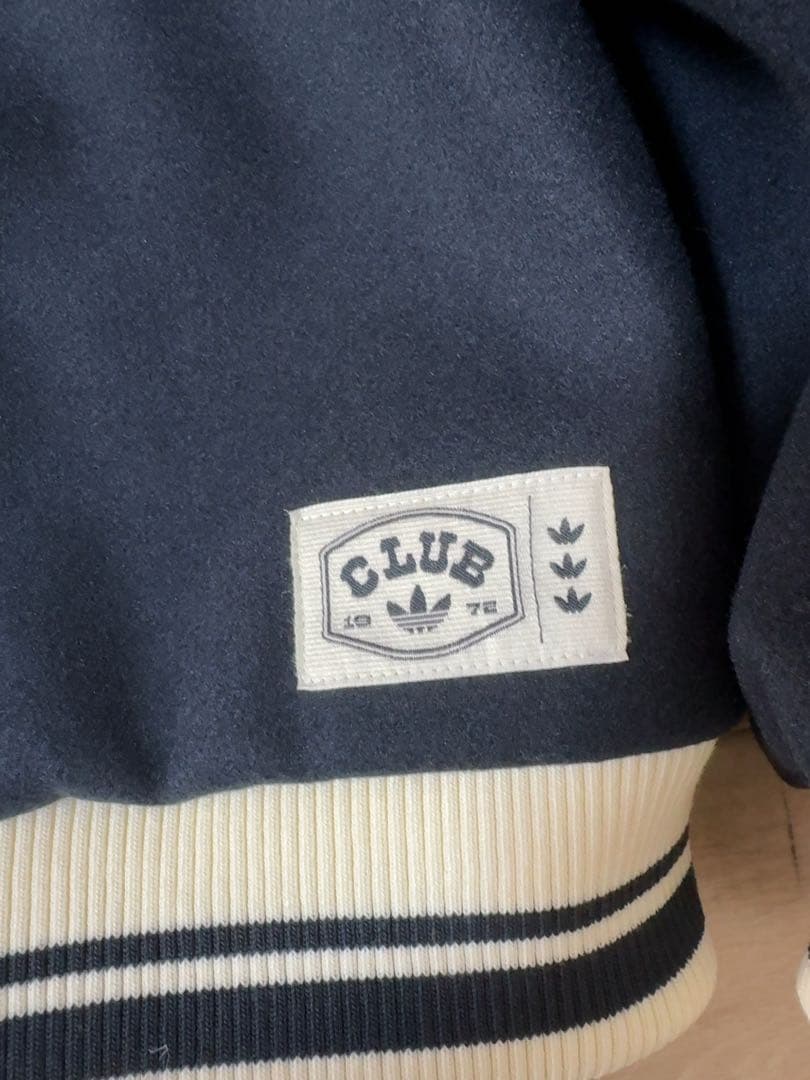 美品　adidasoriginals アウター　スタジャン　紺色　Lサイズ