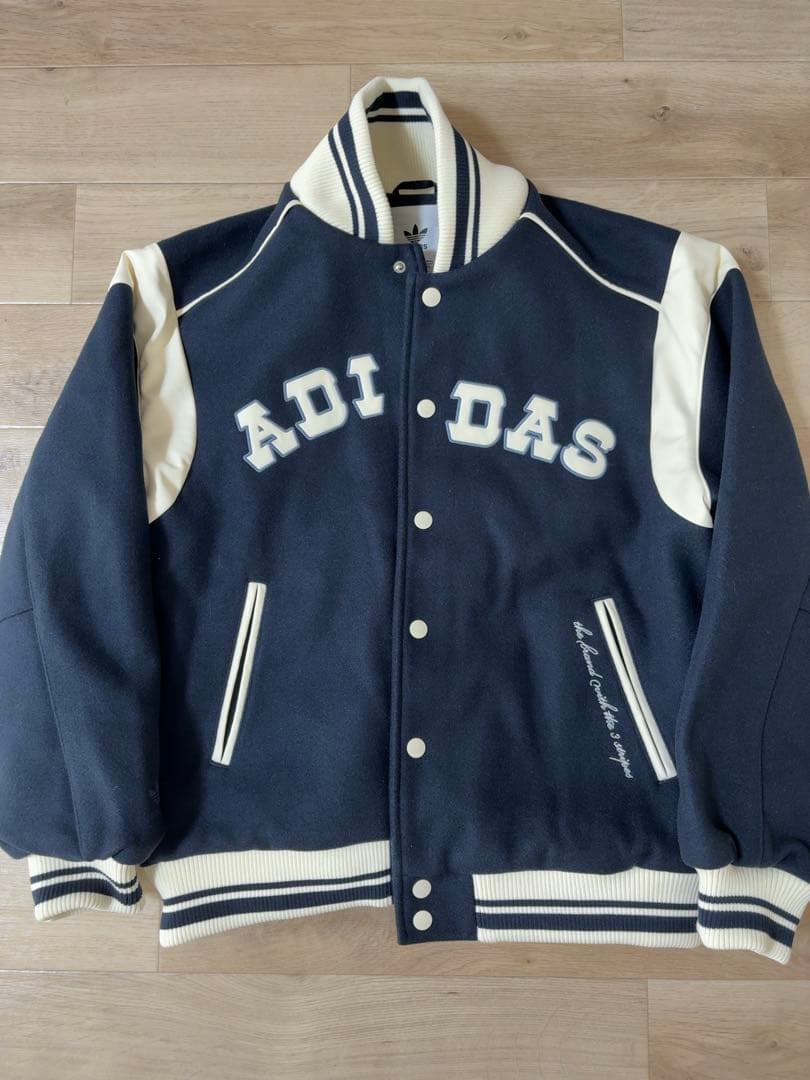 美品　adidasoriginals アウター　スタジャン　紺色　Lサイズ
