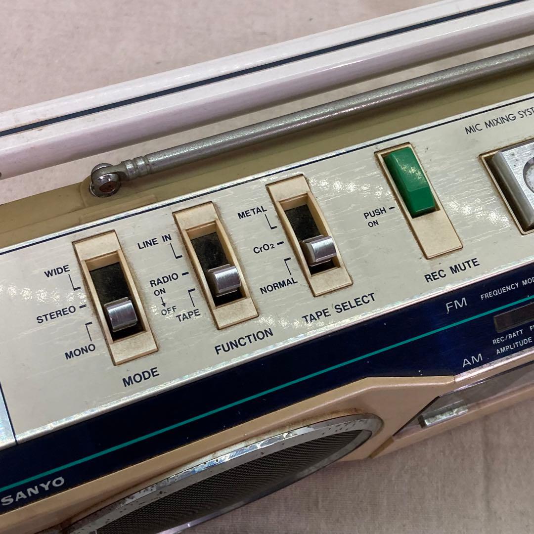 レトロ SANYO ラジオ カセット プレイヤー MR-U4SF