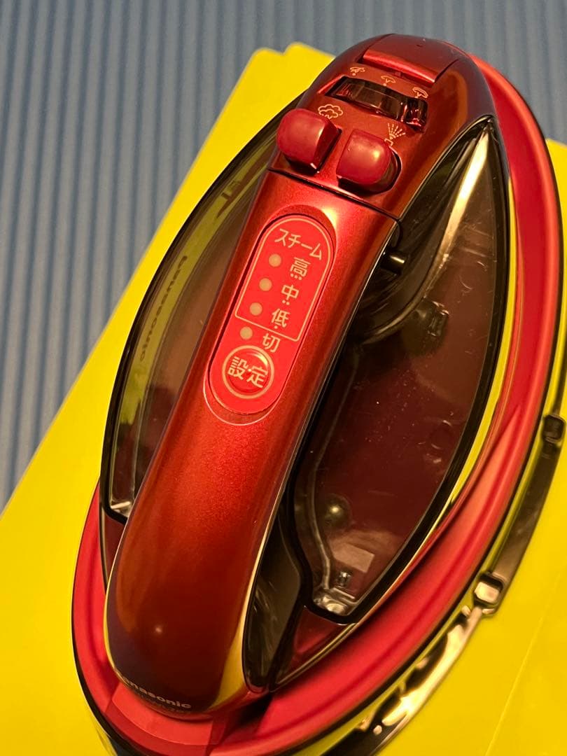 【超美品】パナソニック【高級アイロン】2022年式コードレス【NI-WL707】