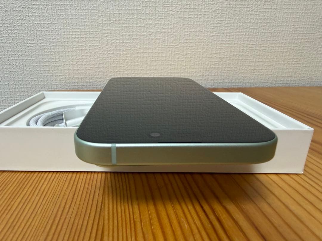 iPhone 15 128GB simフリー バッテリー残量100%！