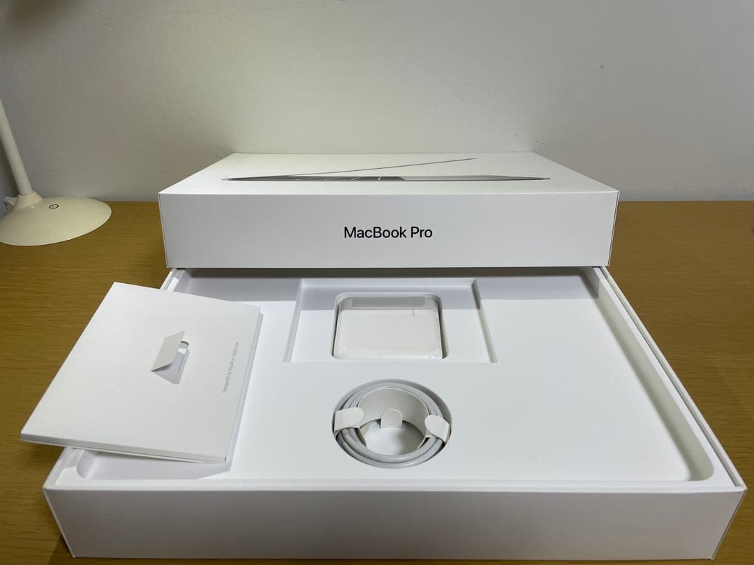 「美品」 MacBook Pro 2020 13インチ　充電回数６回です。