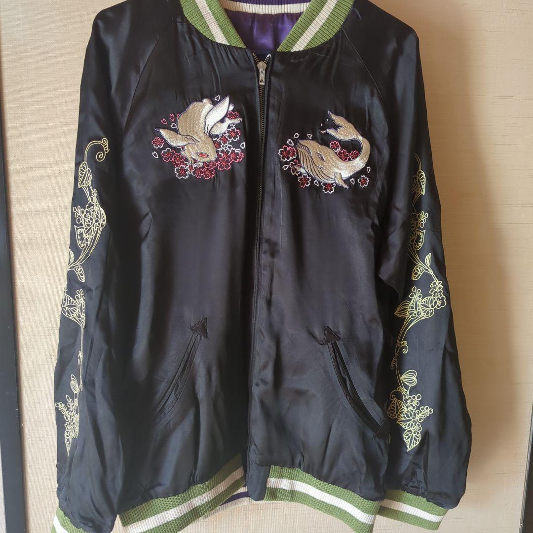 ちきりや✨️タツミデコ✨️ウサギ刺繍の黒スカジャン　ＬＬ　リバーシブル
