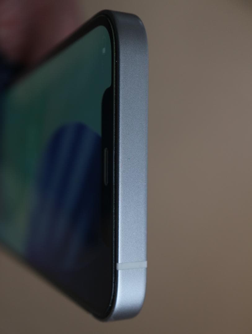 iphone12、64GB、白、SIMフリー、手帳型カバー、液晶保護フイルム付き