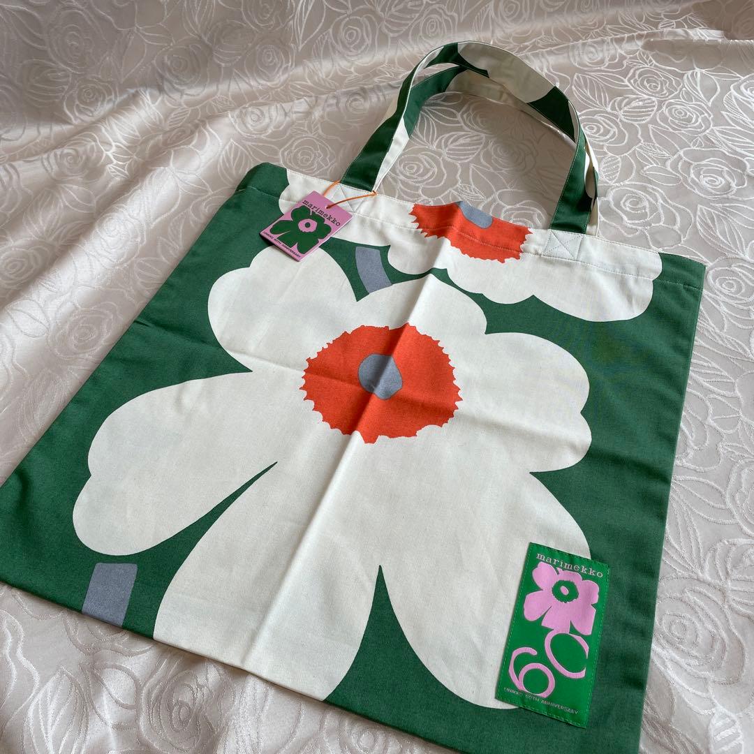 ⭐️✴︎✴︎✴︎タグ付き✨新品✨マリメッコ60周年トートバッグ柄の出方も可愛らしいバッグ