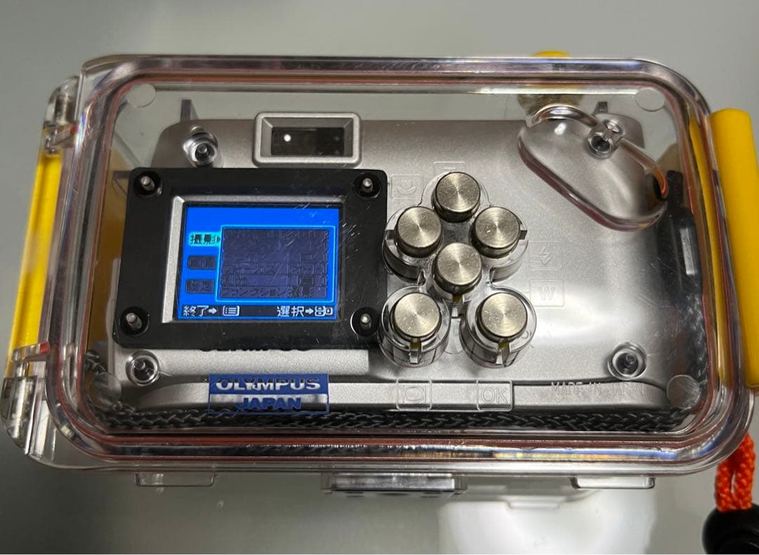 CAMEDIA C-2 ZoomとプロテクターPT-011