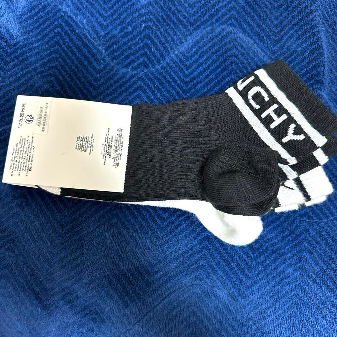 新品未使用✨本物GIVENCHY✨ 靴下✨黒白2足セット‼️激安‼️