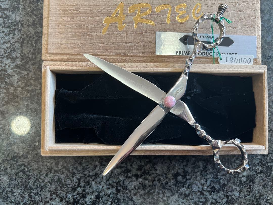 ARTEC プロ用ステンレス シザー 、インカローズ装飾、木製ボックス付き