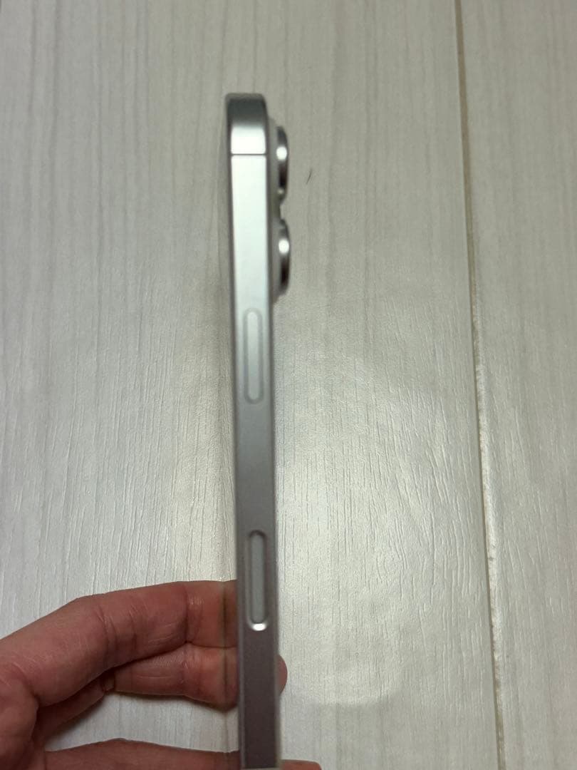 iPhone 16 Pro 128GB ホワイトチタニウム SIMフリー