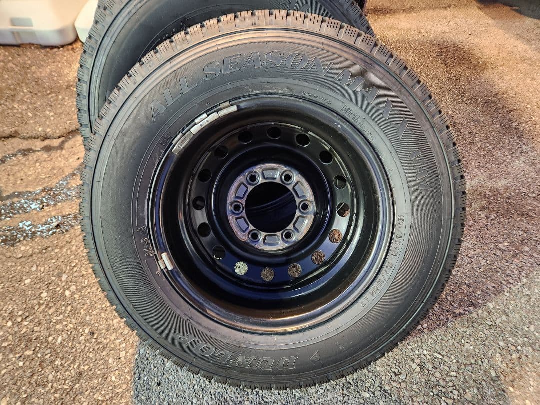 195/80R15 オールシーズンタイヤ ハイエース純正ホイール 室内保管