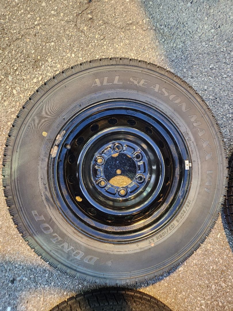 195/80R15 オールシーズンタイヤ ハイエース純正ホイール 室内保管