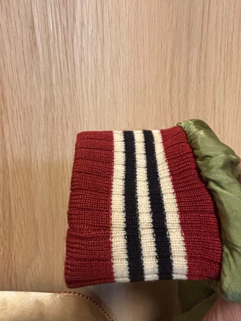 フェローズ、スカジャン