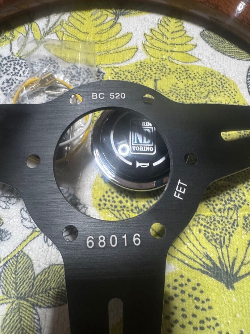 車ステアリング仕切特価❣️♪