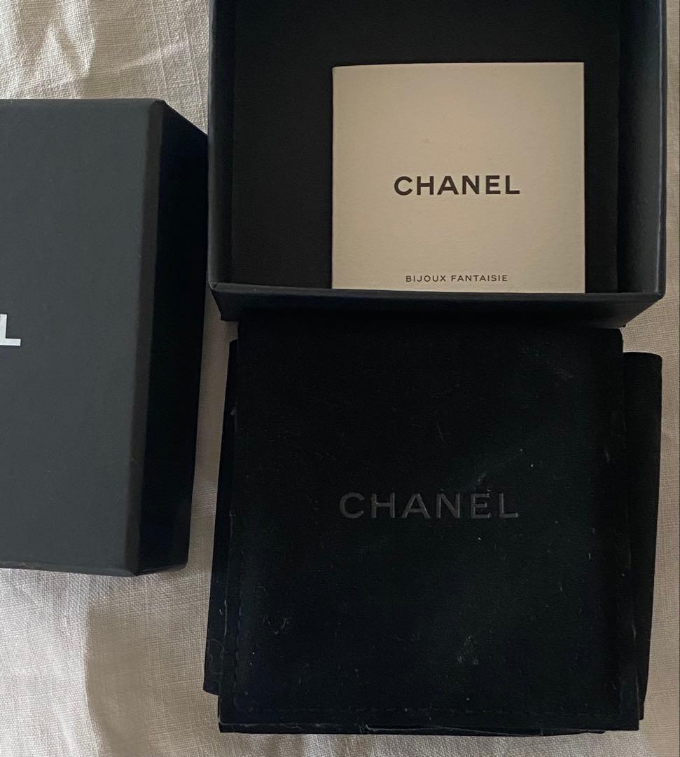 CHANEL パール付きヘアシュシュ