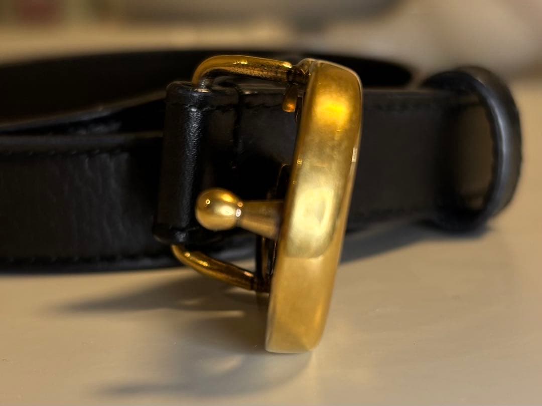 GUCCI ロゴ ブラックレザーベルト