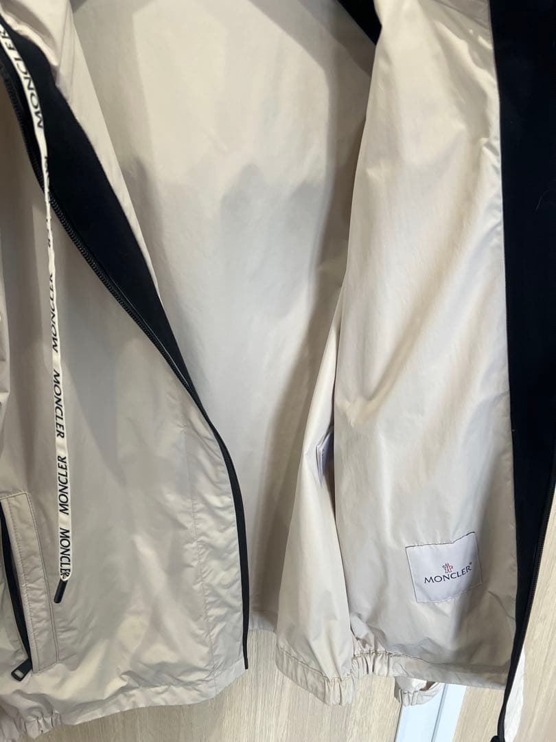 モンクレール　ナイロンパーカー　サイズ1 ベージュ　カルレス