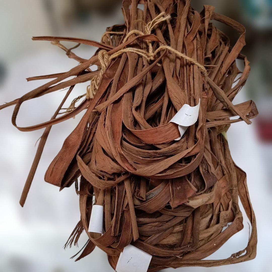 茶色の植物繊維 、山葡萄のつる、 未使用