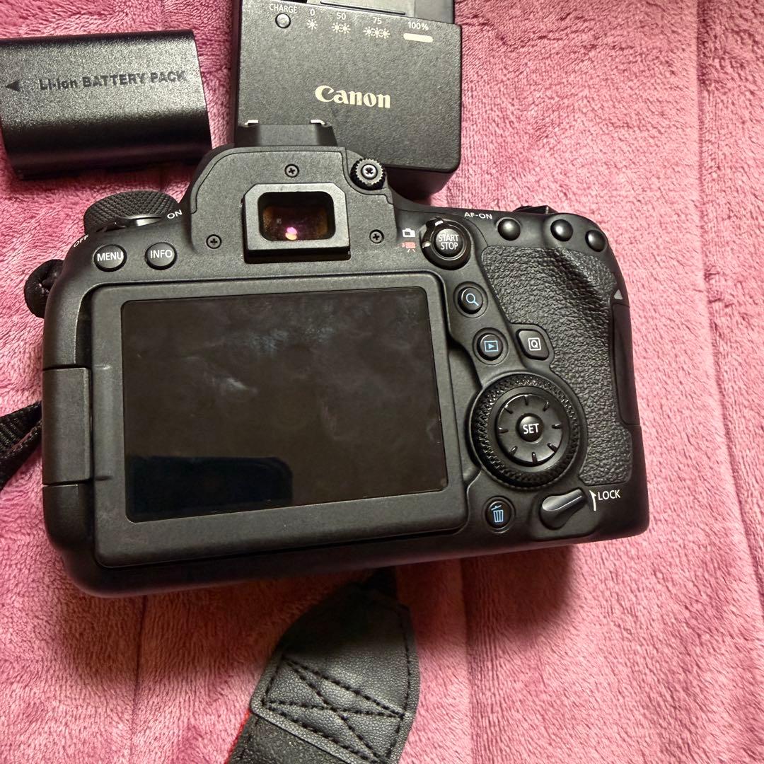 Canon EOS 6D Mark II ボディー EOS6DMK2