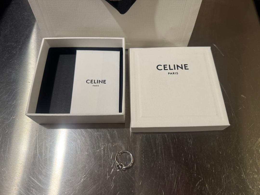 ※片耳のみセリーヌピアス　ノットスモールフープ