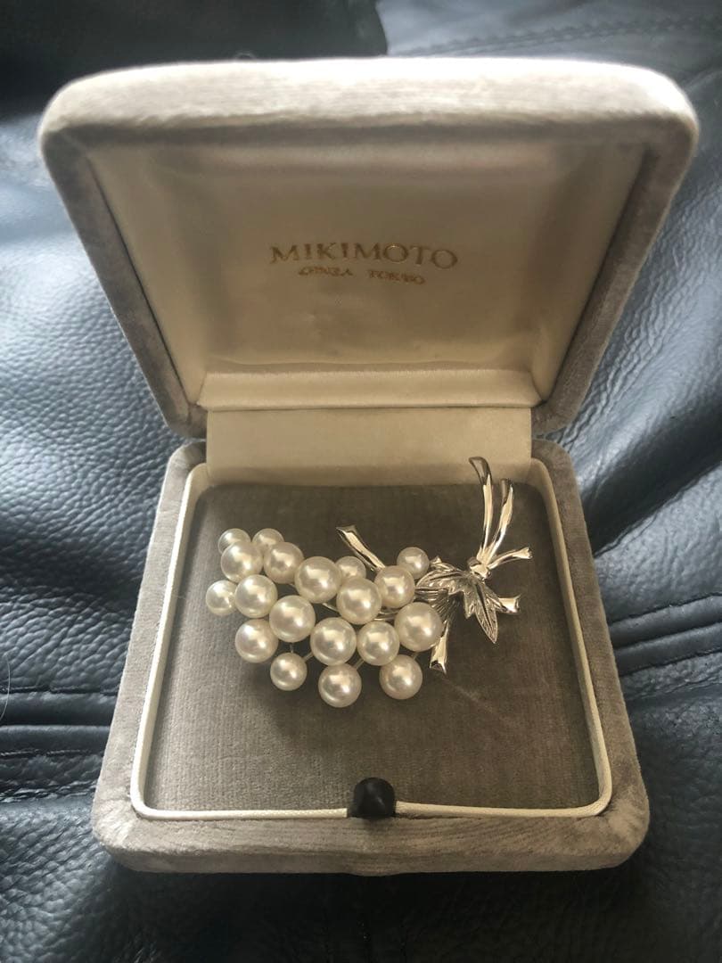 Mikimoto ミキモト真珠 K14WGブローチ あこや真珠　ぶどうモチーフ