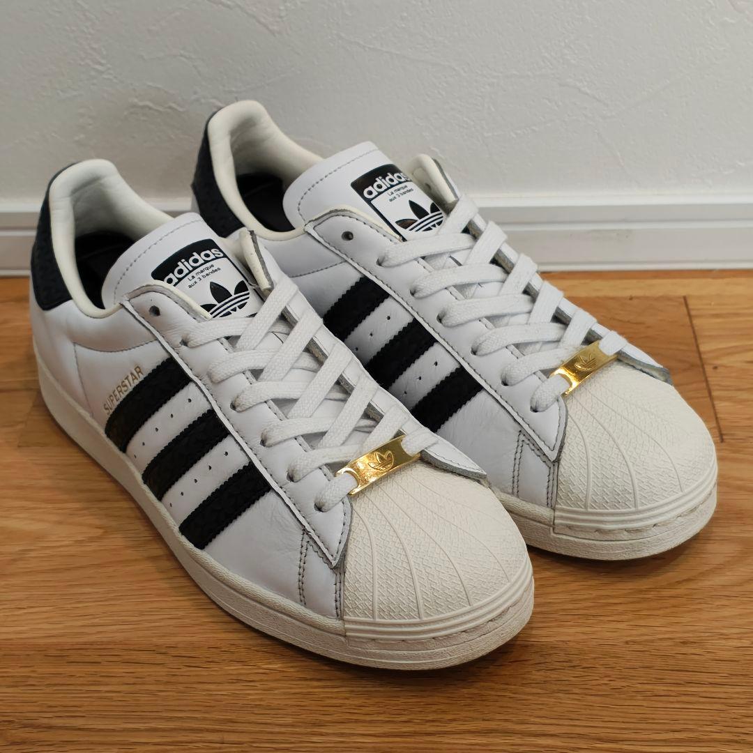 靴 adidas super star