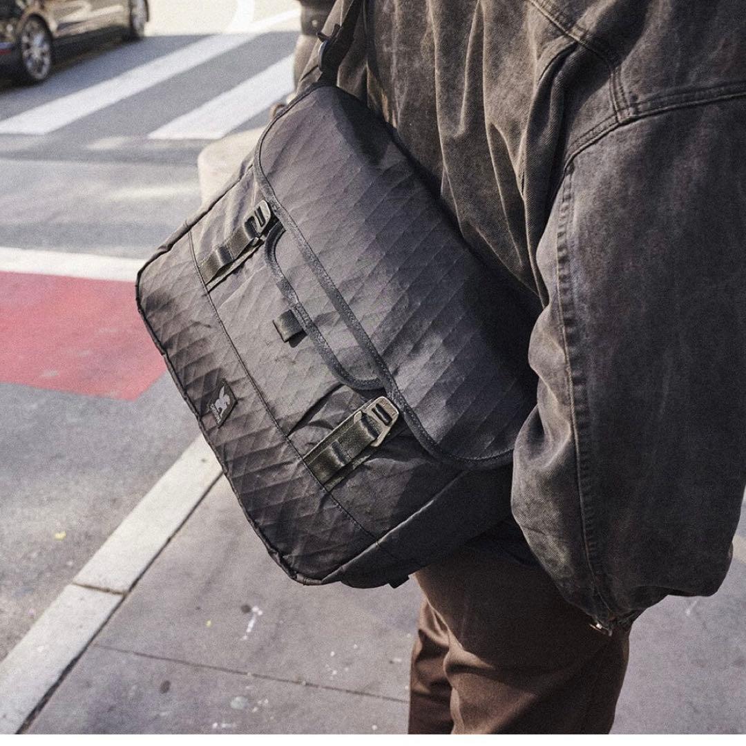 美品 クローム　メッセンジャー MIDTOWN 20 MESSENGER A4