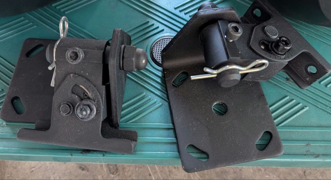 屋外使用可能　YAMAHA VXS8 サーフェスマウントスピーカー 壁掛け金具付