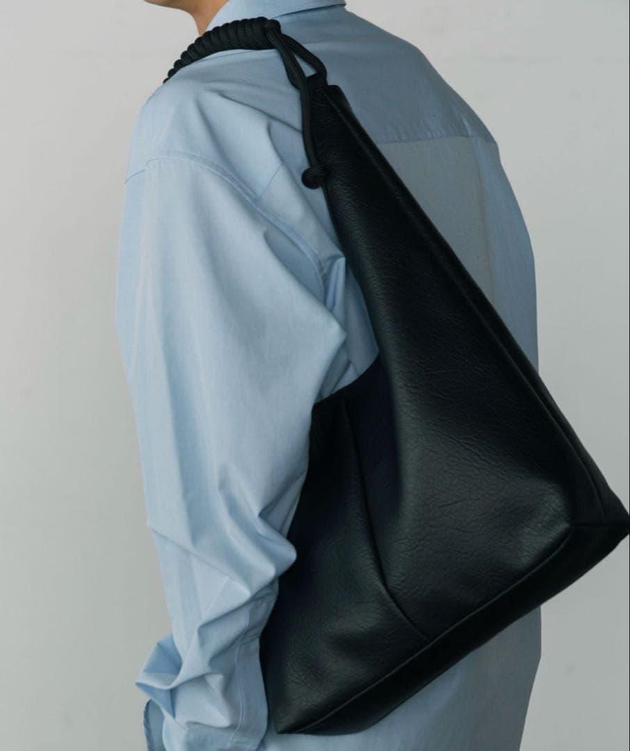 新品 LURAKU シンセティックレザーロープハンドルバッグ